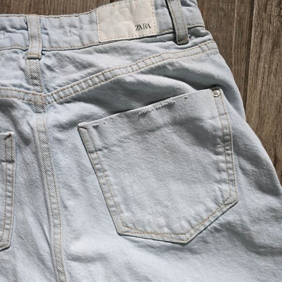 Zara Jeans Light Wash Distressed Design Button Fly Raw Hem Size 4 - Picture 7 of 10